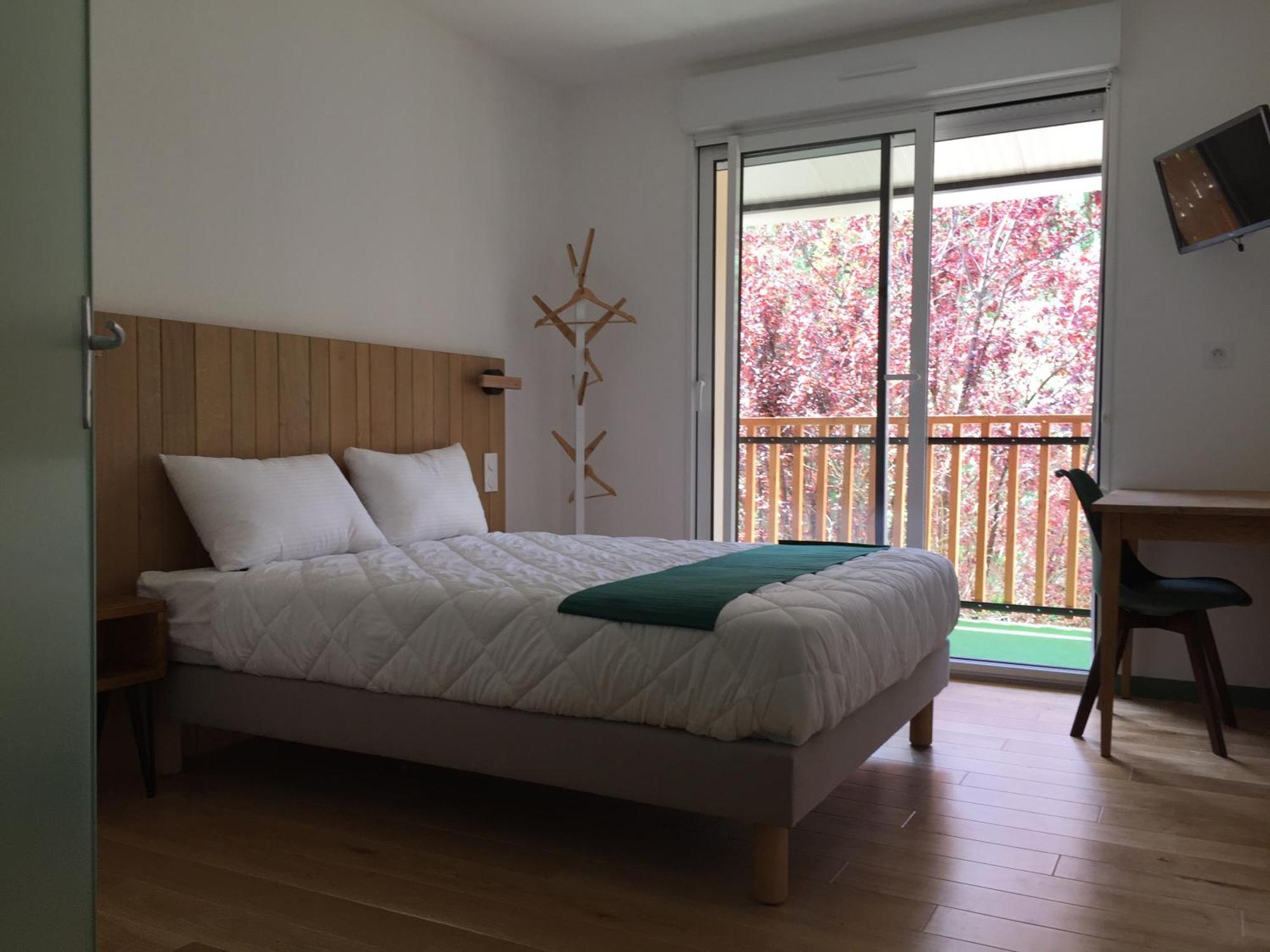 Logis Hotel Les Tilleuls Bruere-Allichamps ภายนอก รูปภาพ